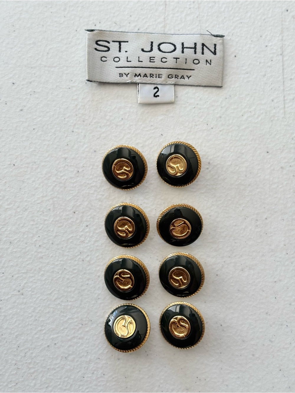 St John Collection Buttons 8 Piece Set Green Gold